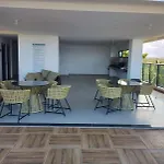Apartamento Maraca Beach com piscina